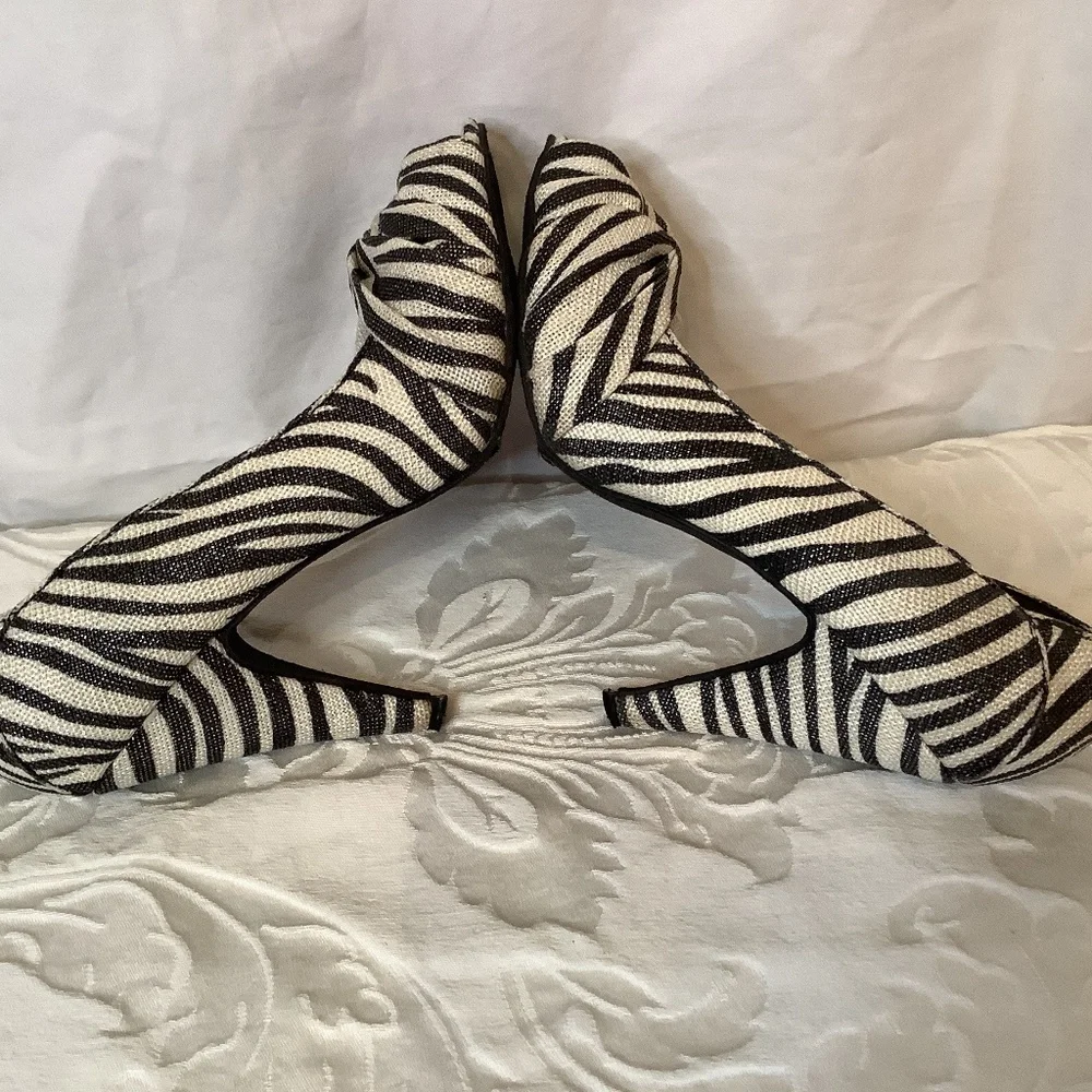 GUC Rocket Dog zebra animal‎ black white heels canvas